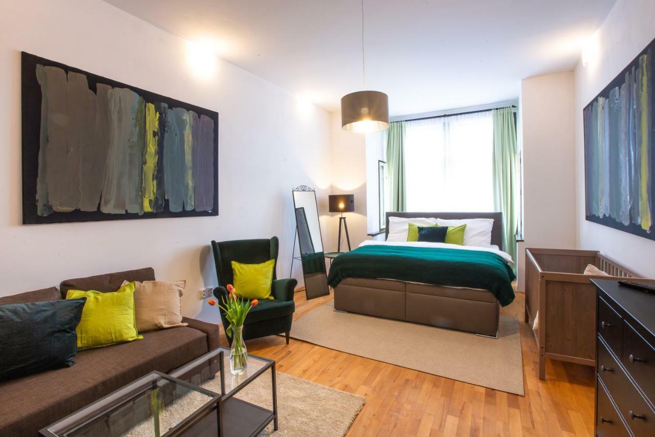 Modern Family Apt. With Central Square Entrance Hradec Králové Екстериор снимка