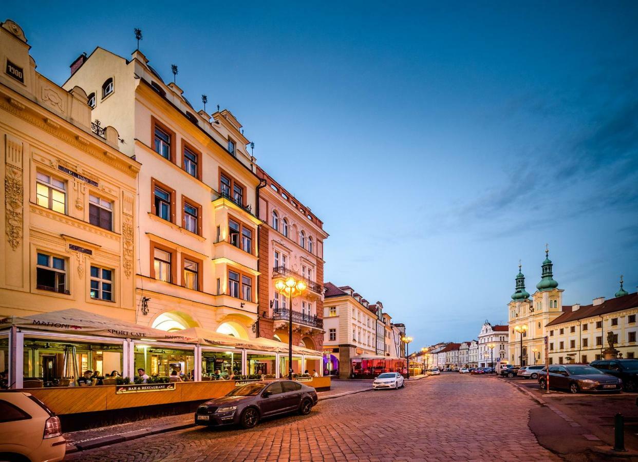 Modern Family Apt. With Central Square Entrance Hradec Králové Екстериор снимка